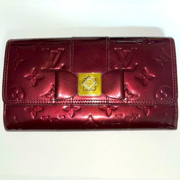 Authentic Louis Vuitton Vernis Portefeuille Sarah Nou Wallet Bordeaux - Picture 1 of 13